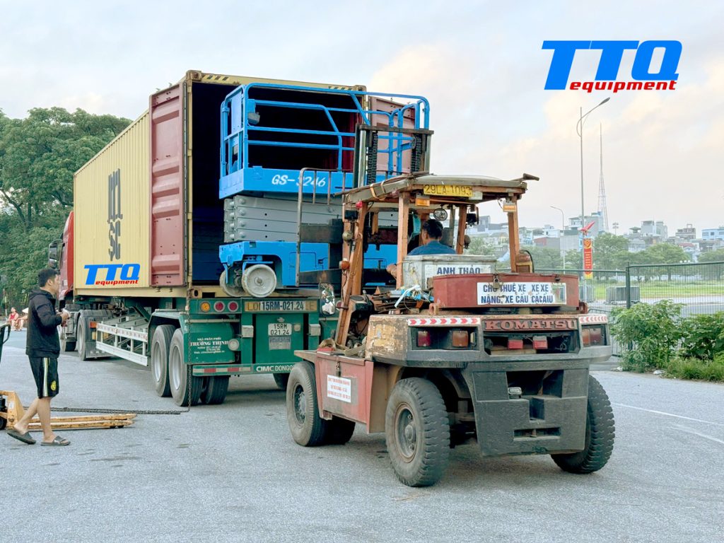 Tham khảo giá bán xe nâng người