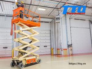 Xe nâng người 14m JLG 4045R